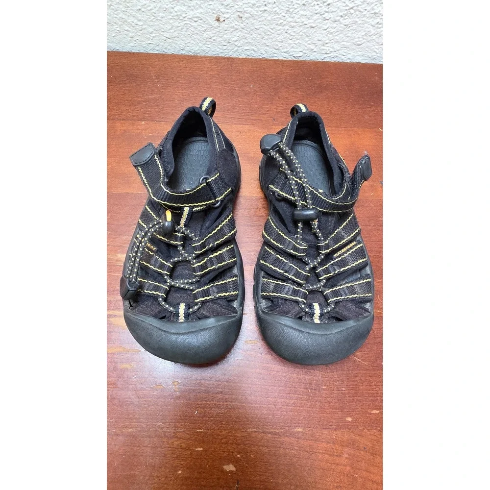 Keen Newport H2 Sandals Kids 11 Black Yellow Waterproof Hiking Water Shoes